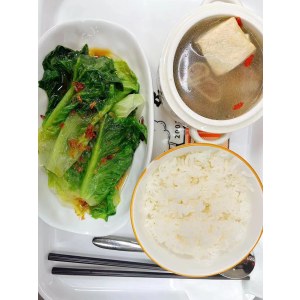 筒骨豆腐汤+葱油青菜+白米饭